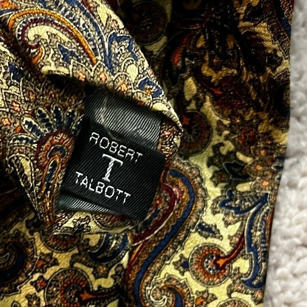 Robert Talbott Best  of Class 100% Silk Neck Tie Yellow Paisley Print Designer